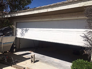 Problems a Garage Door Can Experience | Garage Door Repair Hastings, MN Problems a Garage Door Can Experience | Garage Door Repair Hastings, MN